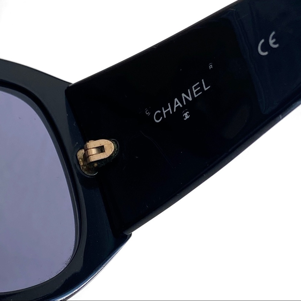 CHANEL Vintage 1990‘s Oversized Runway Sunglasses - Picture 12 of 12